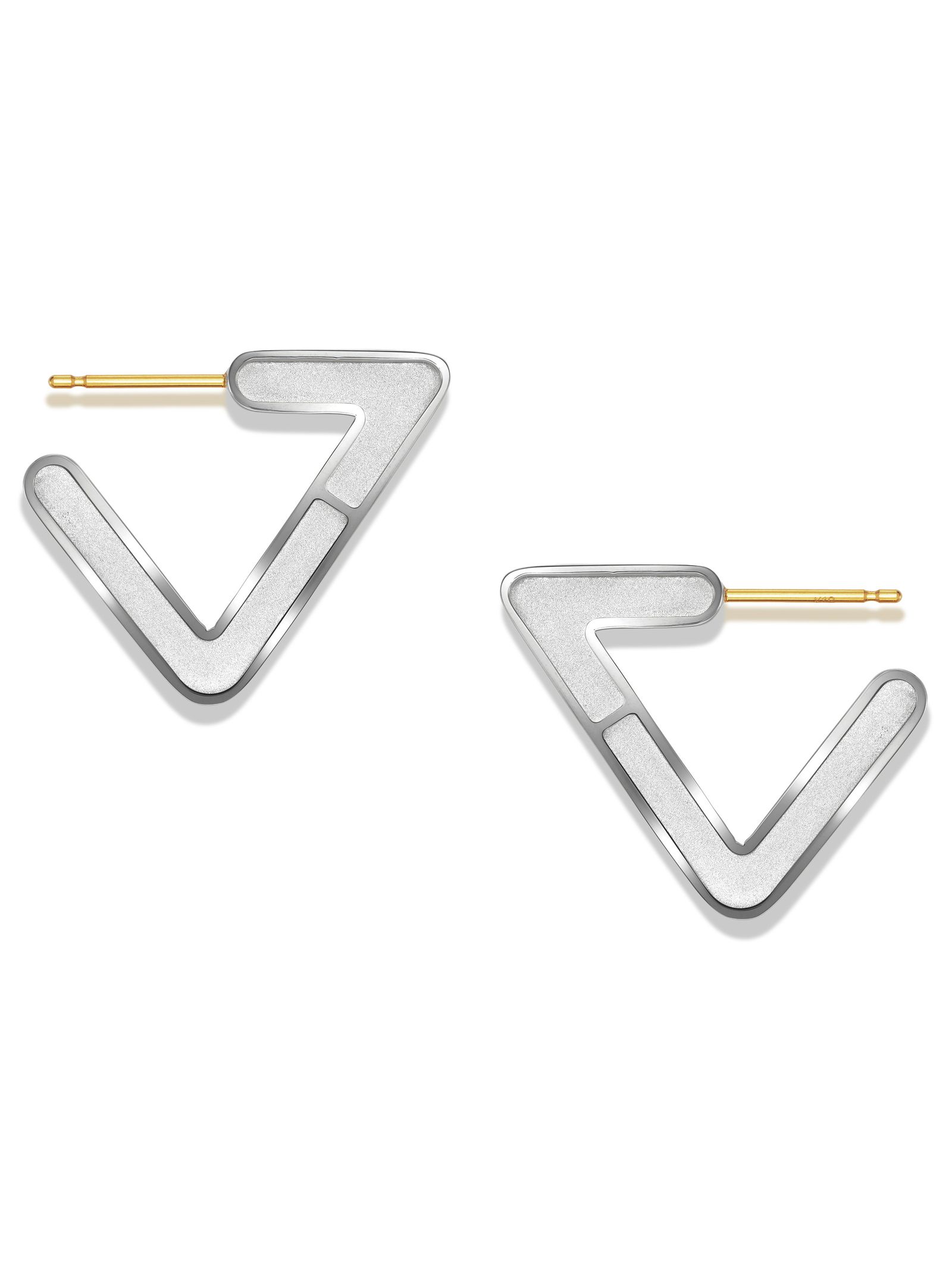 CAREERING “TRIANGLE（トライアングル）”シリーズに注目！【優里さん