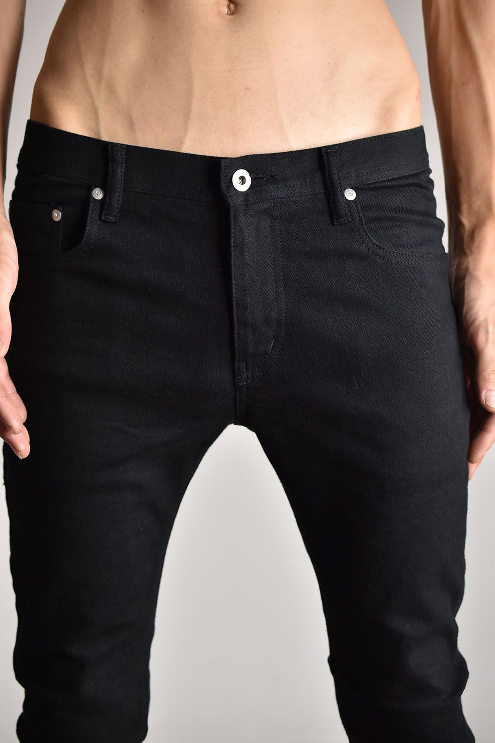 ISAMU KATAYAMA BACKLASH - Stretch Denim KYOTO Black Dye Super