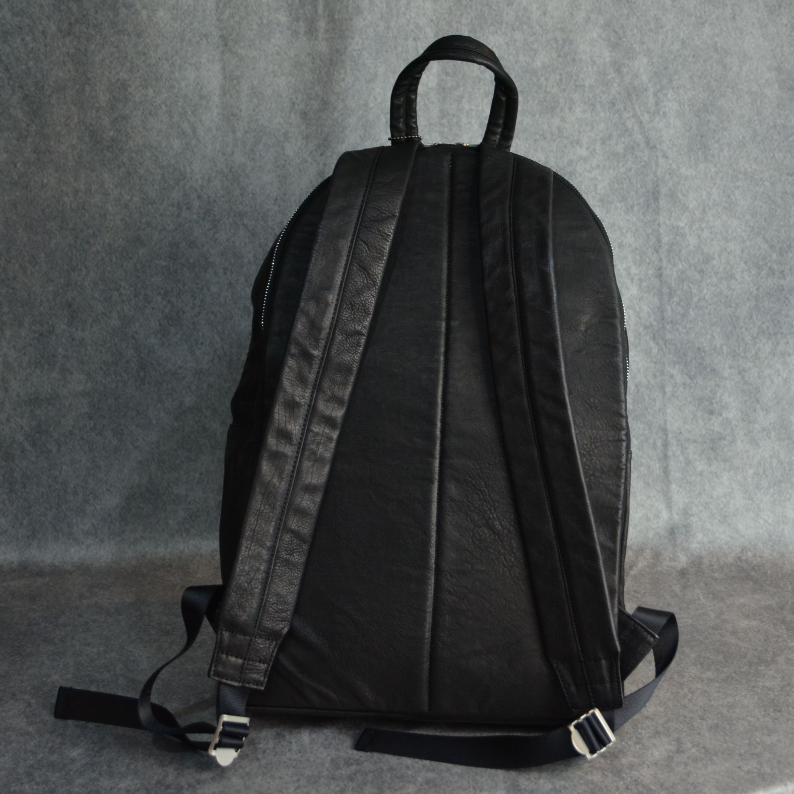 lynch. ブラックバックパック lynch. スタッズ付きブラックバック