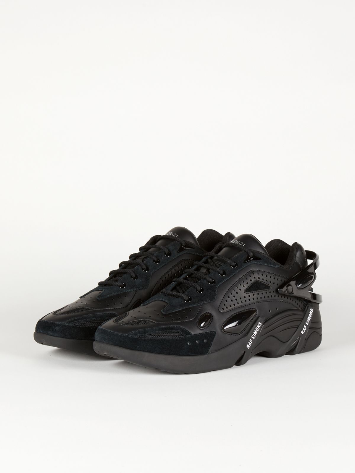 RAF SIMONS (RUNNER) - ラスト1点 / CYLON-21 BLACK / サイロン