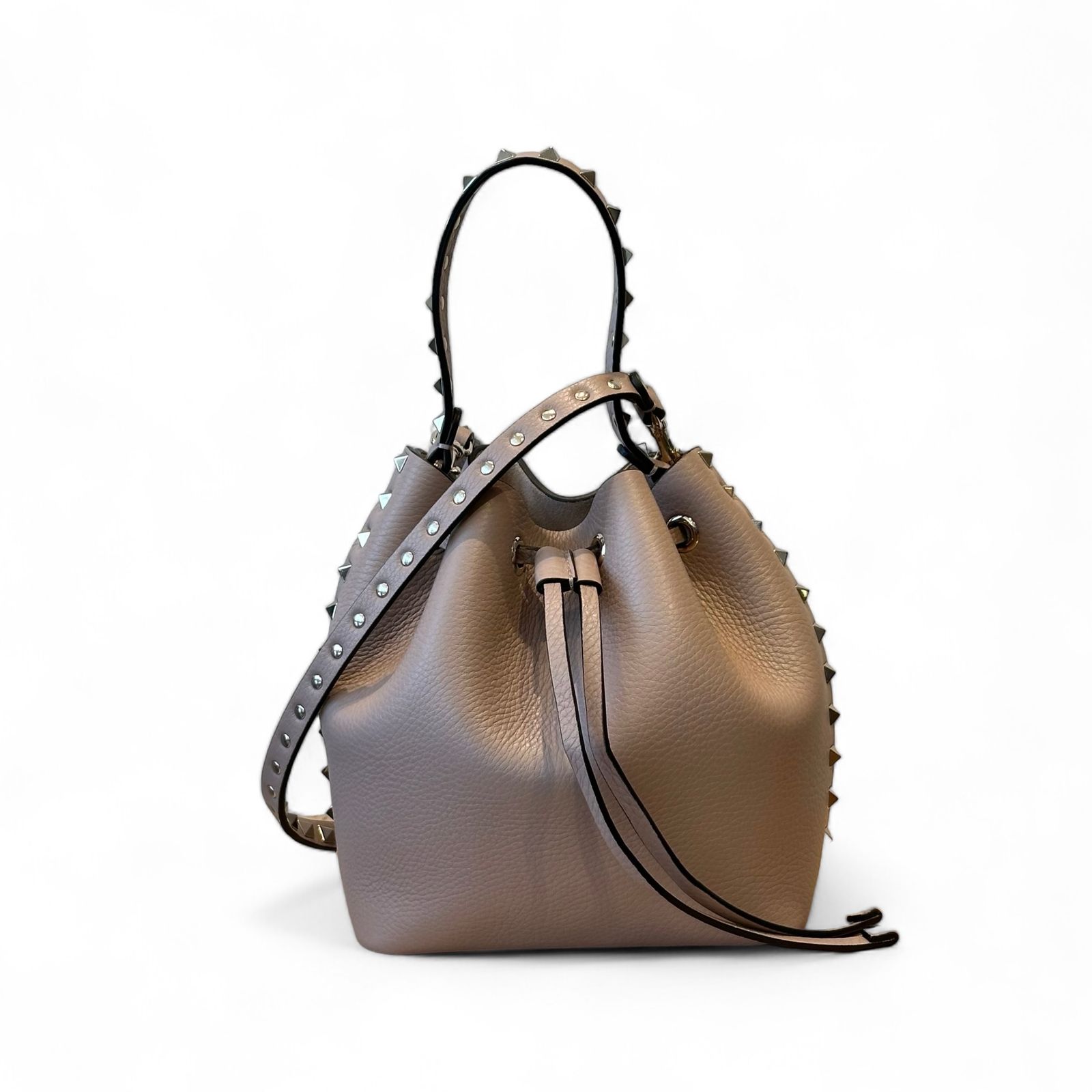 VALENTINO - ロックスタッズ・バケットバッグ / 2way / ベージュ