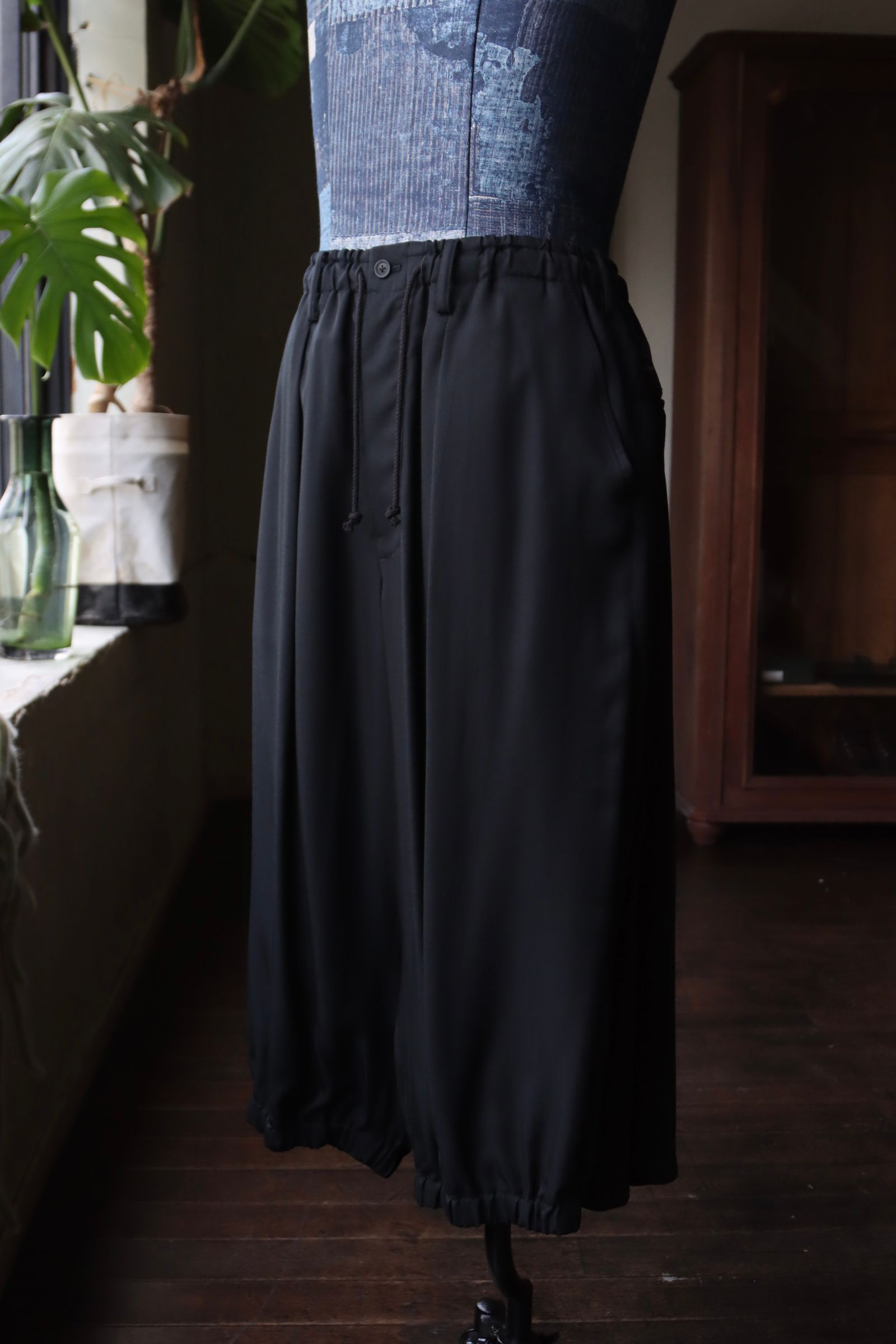 yohji yamamoto - ヨウジヤマモト24SS 定番カラスパンツ (HS-P04-240