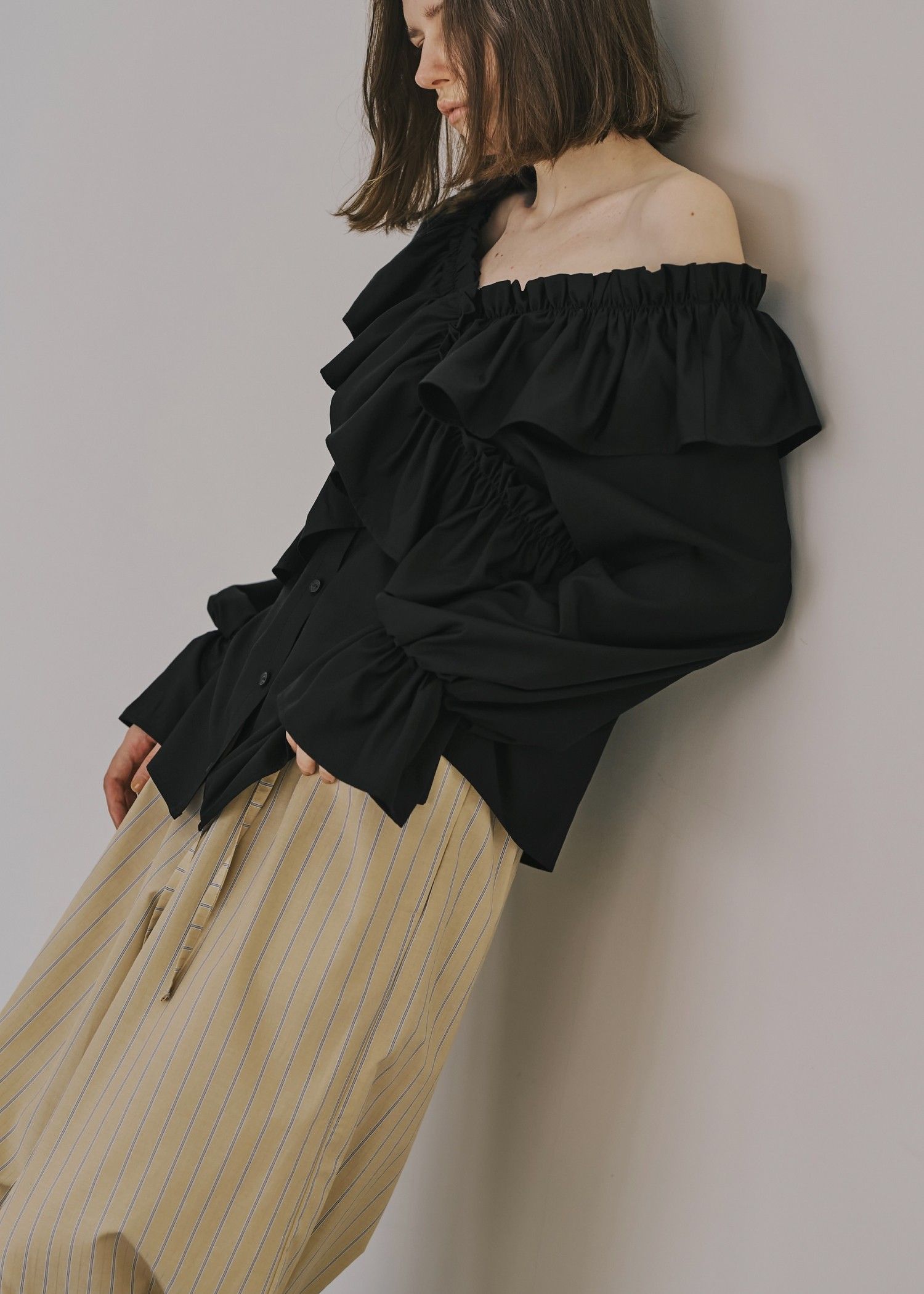 WILLFULLY - frill cross asymmetry BL / フリルクロス アシンメトリー