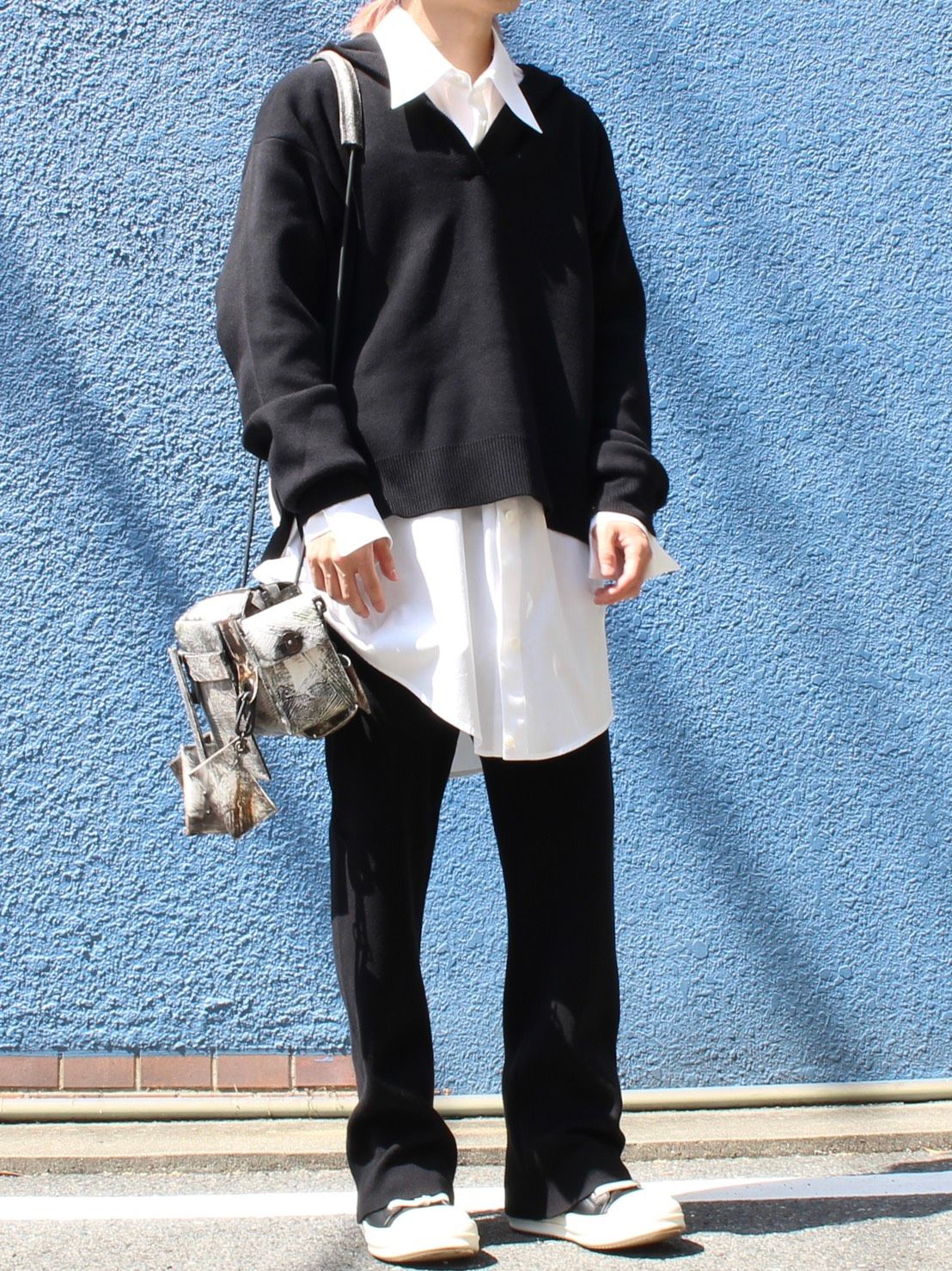 NIL DUE / NIL UN TOKYO セットアップを用いた大人モノトーンコーデ