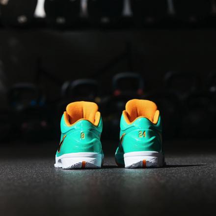 国内8月24日発売予定】アンディフィーテッド × ナイキ コービー 4