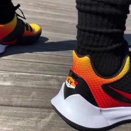 国内11月1日発売予定】ナイキ カイリー ロー 2 EP 