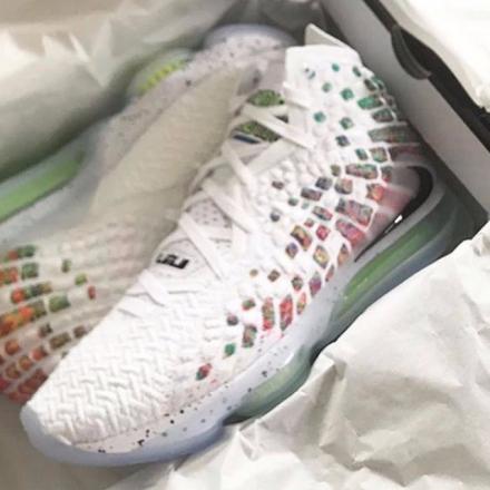 国内4月1日発売予定】ナイキ レブロン 17 