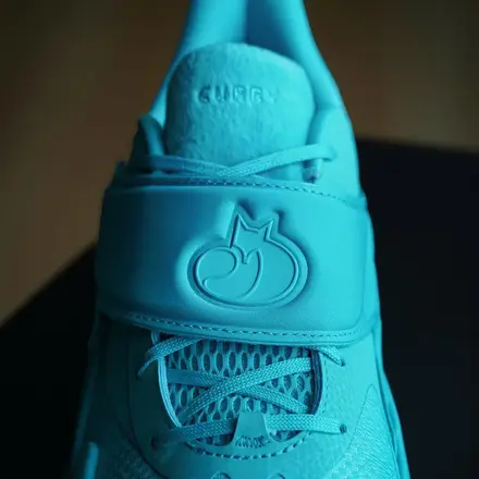 国内8月29日発売予定】 アンダーアーマー カリー フォックス 2 