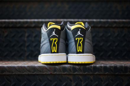 ナイキ エアジョーダン1 レトロ '99 クールグレー/ヴィブラント