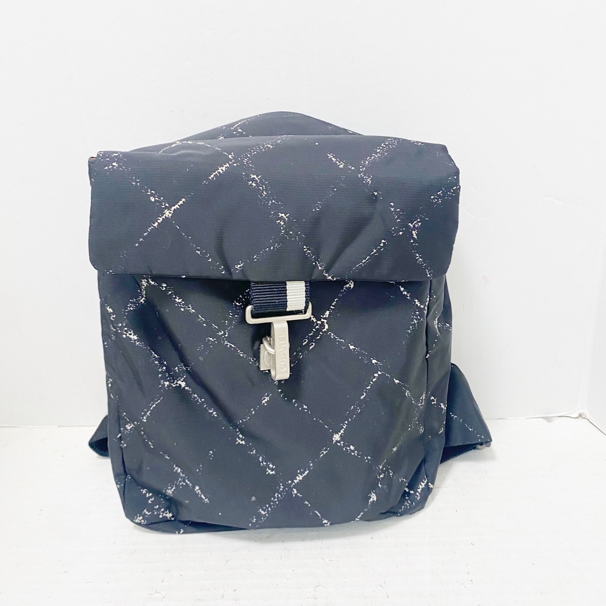 シャネル/リュックサック/旧トラベルライン/黒×白/ナイロンの買取実績