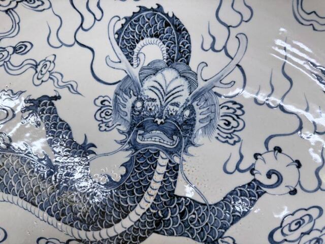 景徳鎮 青花龍文大皿 (直径約1m3cm) 【商品番号m-so007】