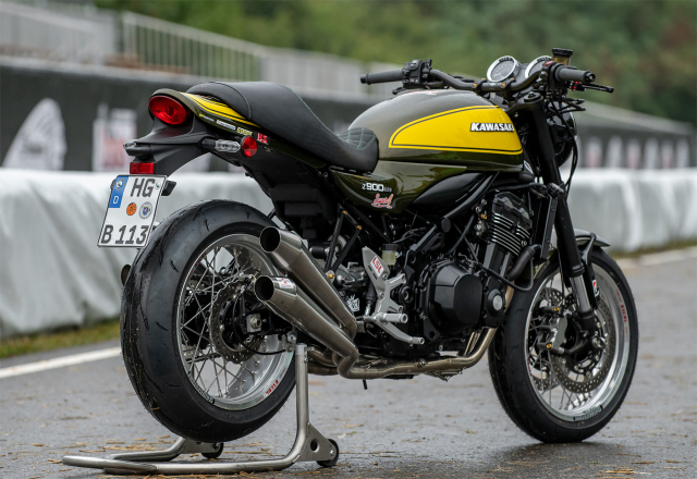 前後セット）Kawasaki Z900RS 2018- 17インチロードコンプリート