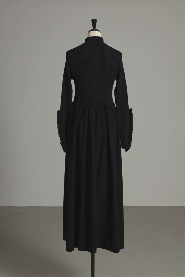 マシェリコラボ】袖口フリルハイネックニットワンピース