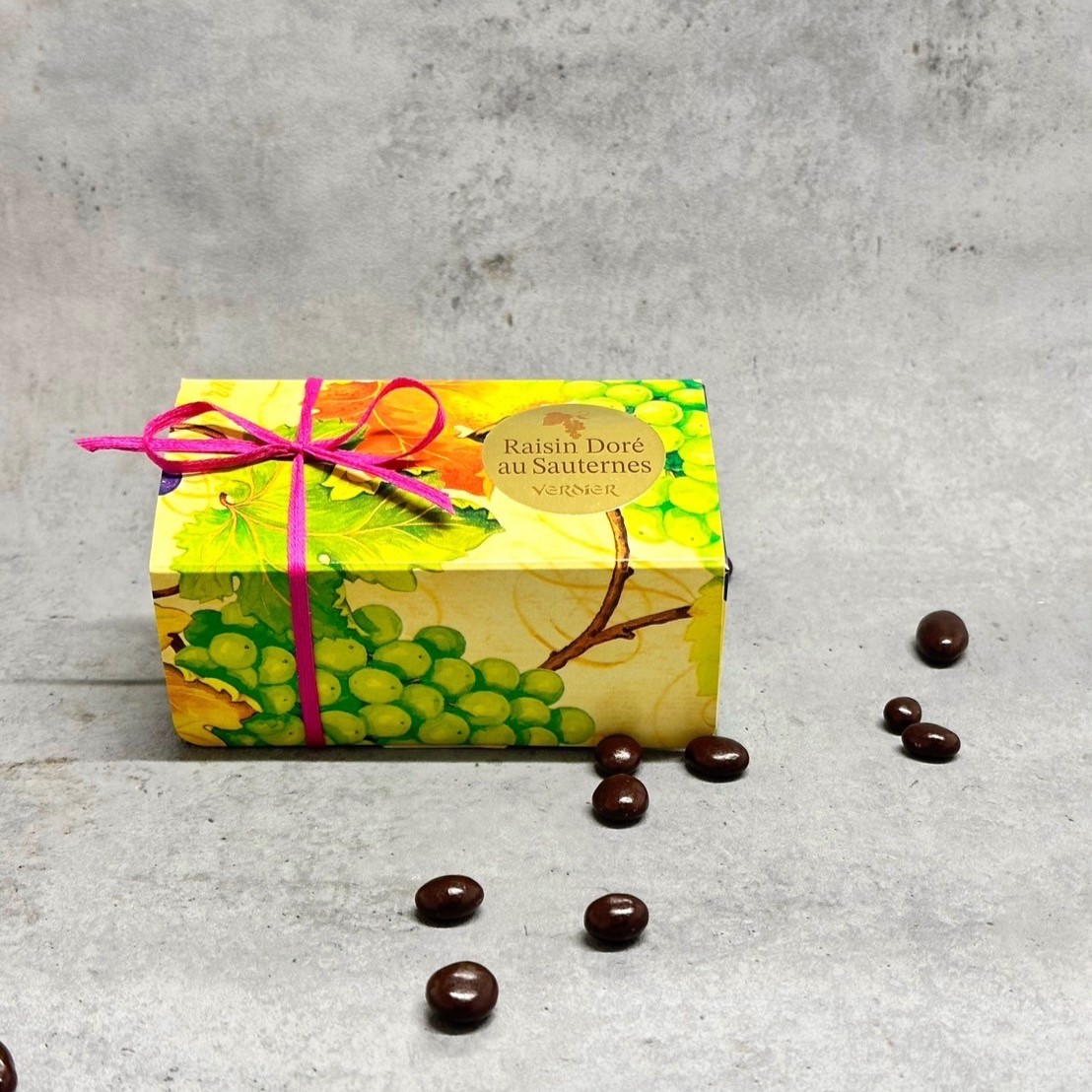 香るブドウのチョコレート（レザンドレ・オ・ソーテルヌ貴腐）135g