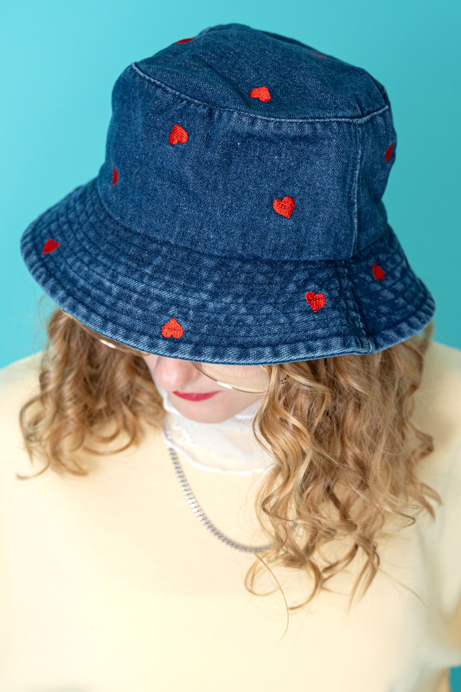 ハート刺繍デニムハット / バケットハット バケハ 柄 メンズ