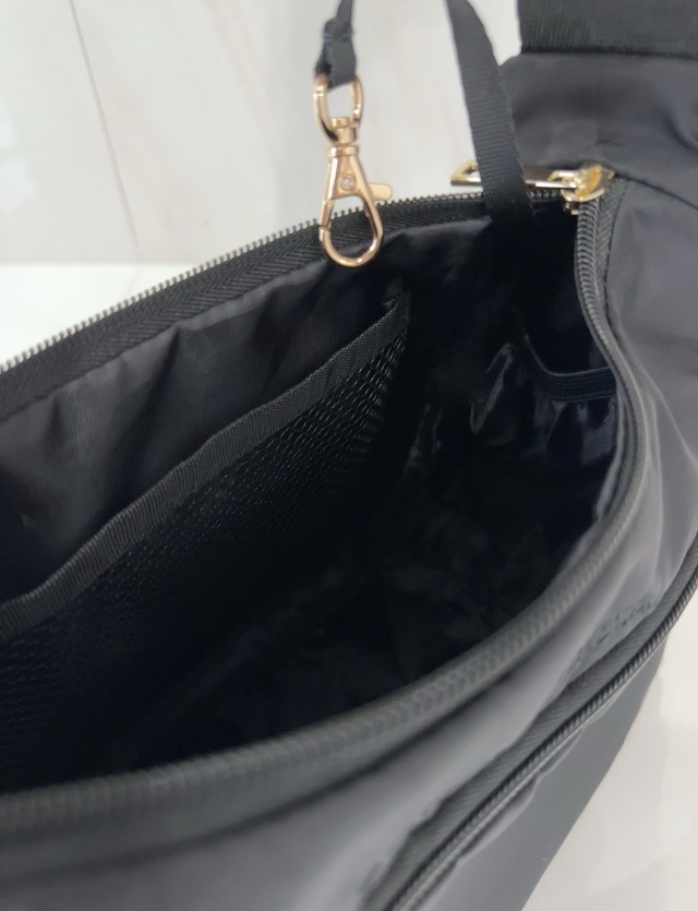 selva secreta】極軽 Shoulder BAG(black×black logo)