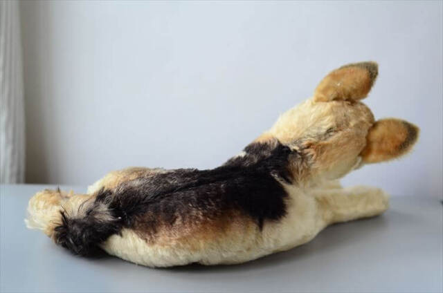 ドイツ製 Steiff くつろぐシェパード シュタイフ ぬいぐるみ