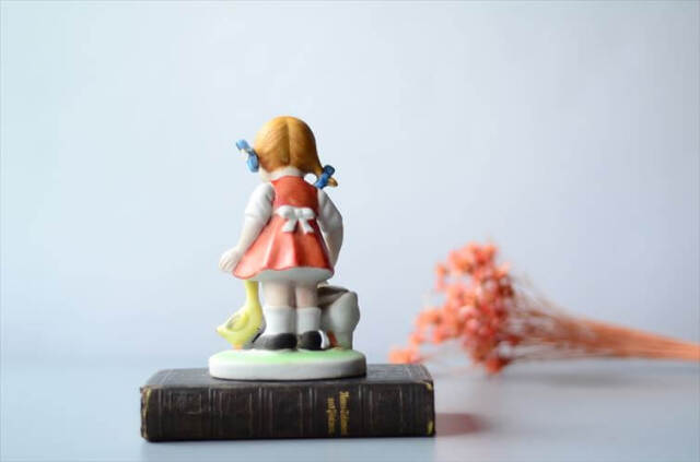 ドイツから アヒルと女の子 陶器フィギュア Goebel Hummel フンメルを