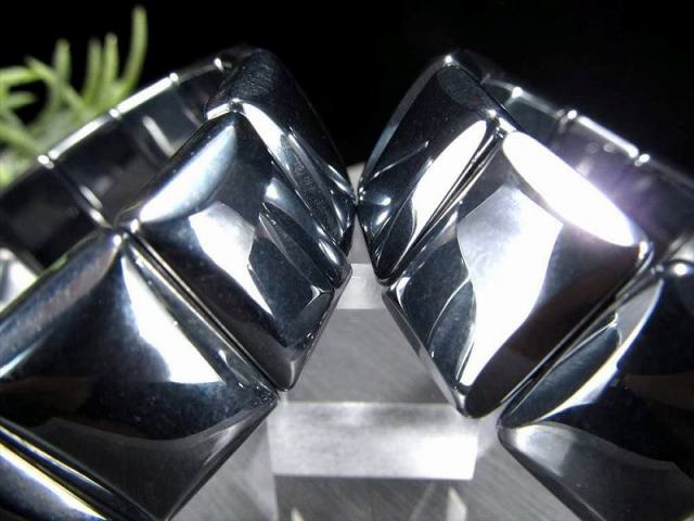 テラヘルツ鉱石 バングルブレスレット W=20mm×14珠肉厚 プレートカット