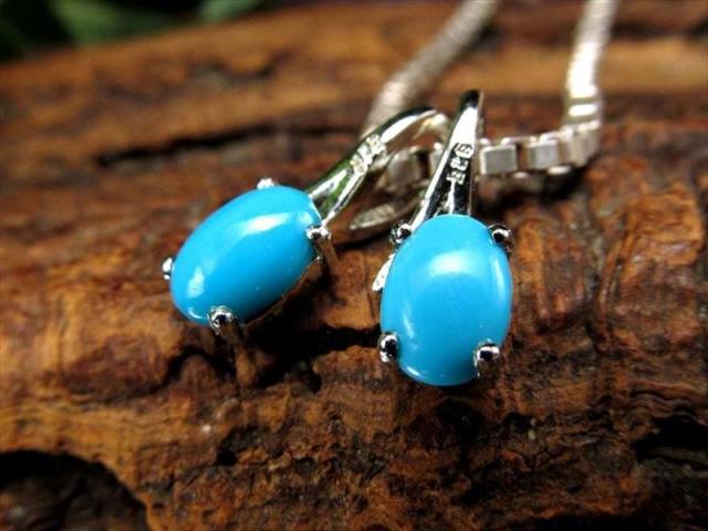 特別大特価 ターコイズ ペンダントトップ オーバル型 石サイズ縦約7mm