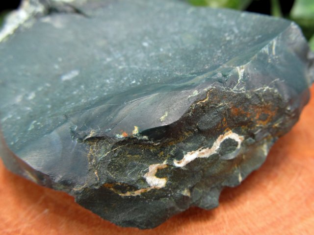 高品質 濃い緑 出雲石 碧玉 原石 深緑タイプ 112g 幅65mm 大地のパワー