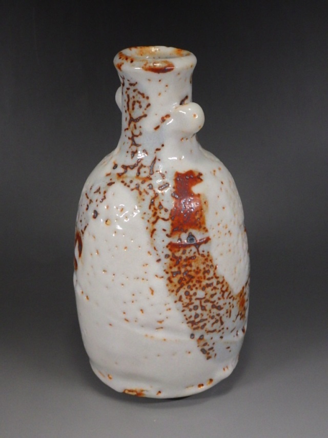 安藤日出武(美濃焼志野花入れ)