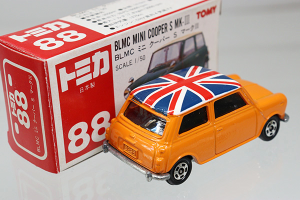 ミニカーショップ ケンボックス トミカ 赤箱(日本製)☆88☆ミニミニ