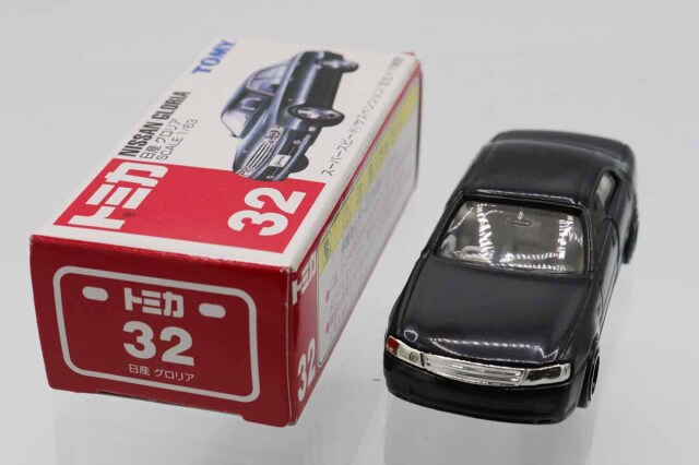ミニカーショップ ケンボックス トミカ 赤箱☆32☆日産グロリア