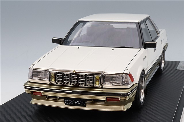 イグニッションモデル 1/18 トヨタ クラウン 3.0 ロイヤルサルーンG