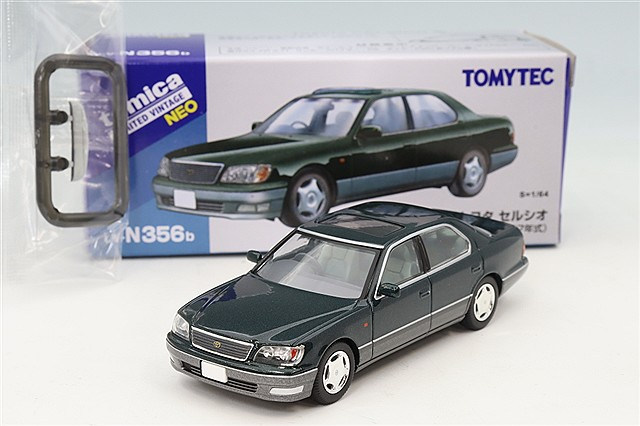 トミカリミテッドヴィンテージ NEO 1/64 トヨタ カローラワゴン L