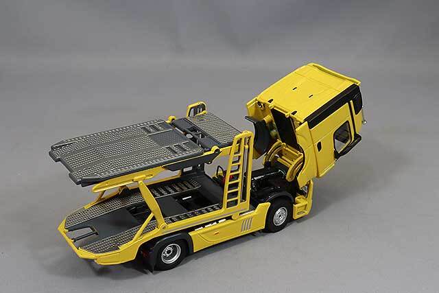 Unique Model x Tiny City メルセデスベンツ アクトロス MP5 カー