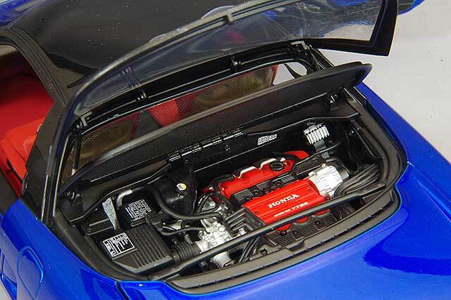 オートアート コンポジット 1/18 ホンダ NSX-R （NA2） ロングビーチ