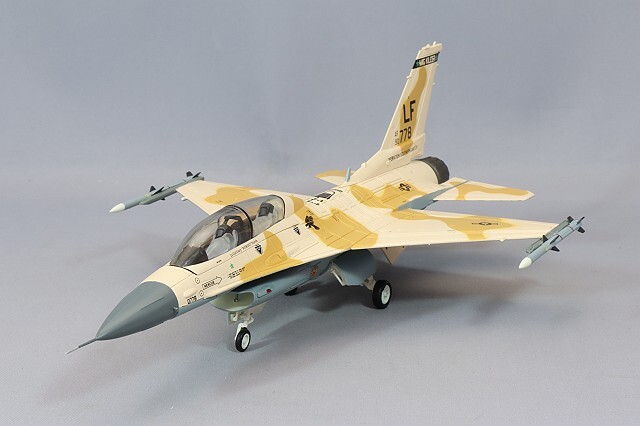 ホビーマスター 1/72 F-16D ファイティング ファルコン アメリカ空軍