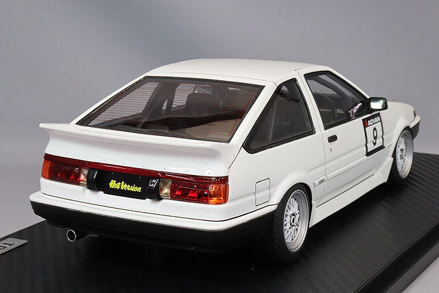 イグニッションモデル 1/18 トヨタ スプリンター トレノ (AE86) 3ドア