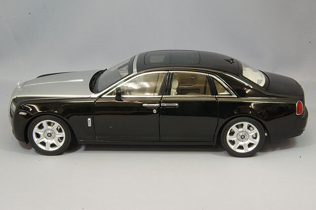 京商 1/18 ロールスロイス ゴースト (ブラック/シルバー) 【再入荷】