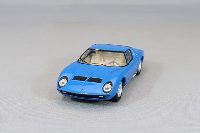 トミカリミテッドヴィンテージ 1/64 ランボルギーニ ミウラ P400 (青)