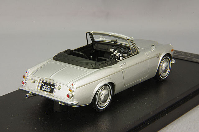 MARK43 1/43 ダットサン フェアレディ 2000 SR311 ライトグレーメタリック