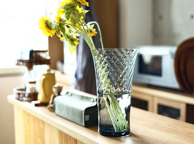 STILLEBEN フラワーベース Concave Vase Swirl 高さ28cm Atlantic Blue
