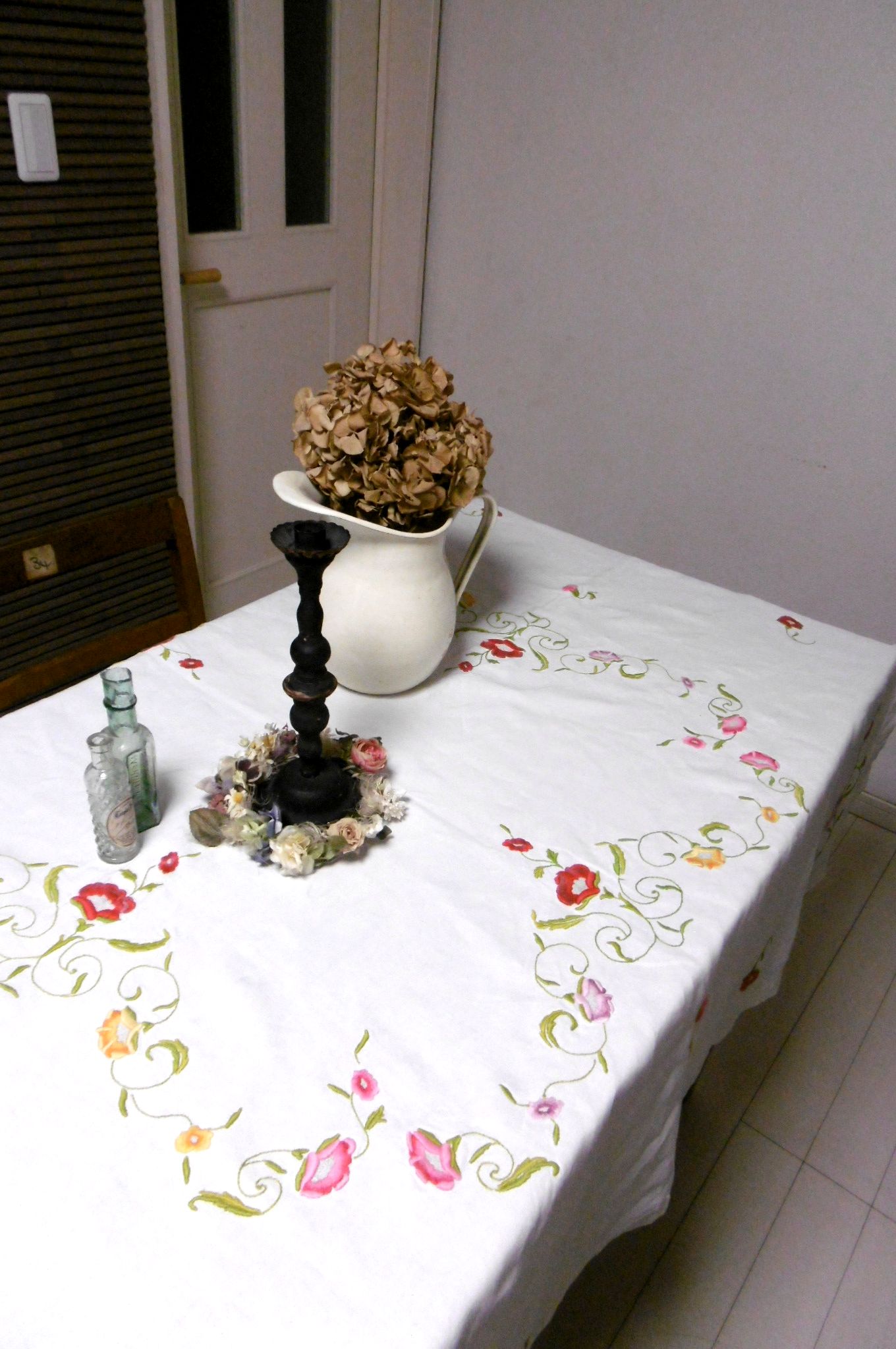 フランスアンティーク,リネン,花刺繍,手刺繍,テーブルクロス,正方形