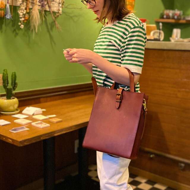 革鞄・レディースハンドバックのLONA(ロナ)公式通販サイト