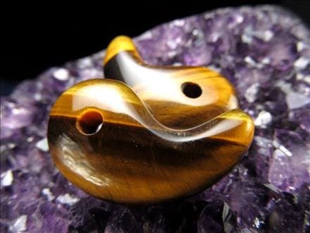 ☆タイガーアイ勾玉(まがたま)天然石☆