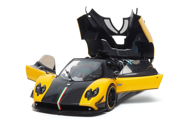 BBR - Almost Real 1/18 Pagani Zonda Cinque Roadster (Diecast full