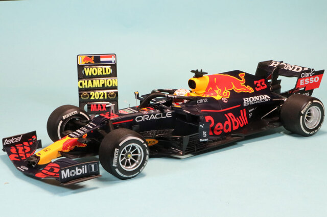 ミニチャンプス 1/18 レッドブル ホンダ RB16B アブダビGP 2021 Winner