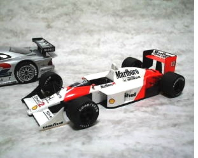 ミュージアムコレクション 1/12 マクラーレン MP4/4 追加ロゴ