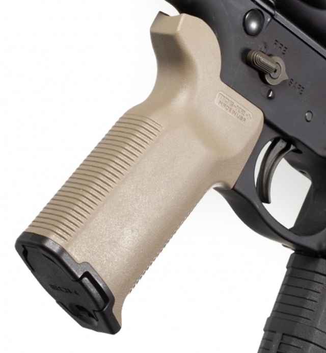 実物】MAGPUL MOE-K2+ AR グリップ 各社M4/M16用 (BK/FDE)