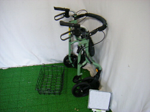 歩行器・杖「エボリューションウォーカーSX」（竹虎ヒューマンケア／四