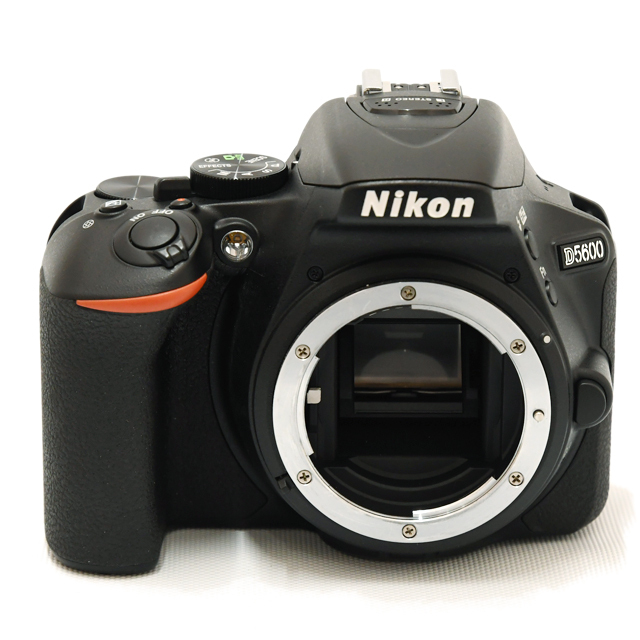 中古】ニコン デジタル一眼レフ D5600【A】15日間保証