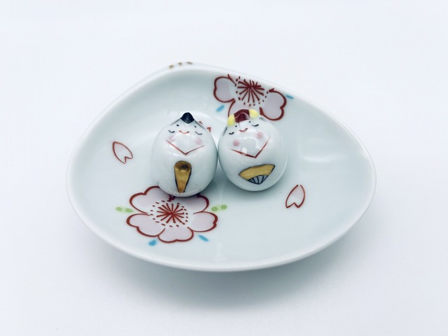 豆ひな人形2人揃（桜絵、貝型台皿付） しん窯 青花
