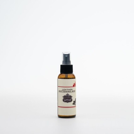 レザーを自分自身に馴染ませるミスト