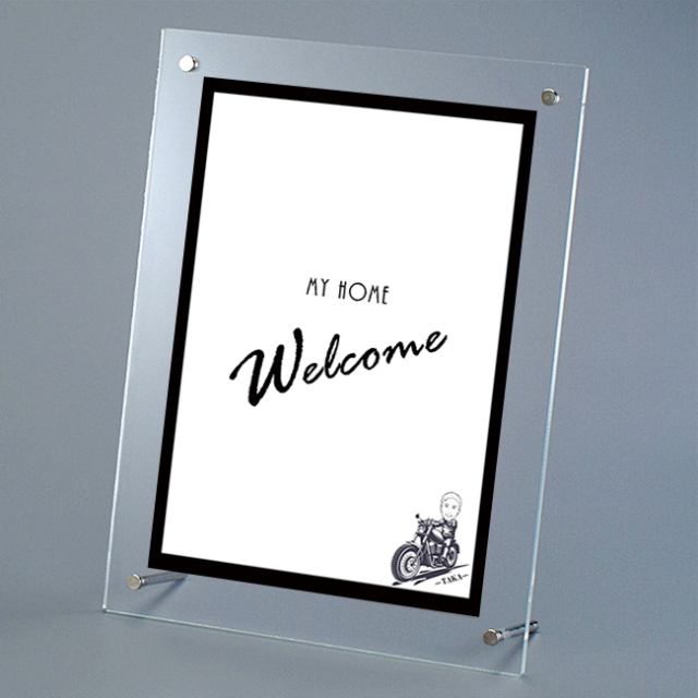 似顔絵アクリルフレーム（A4サイズ）｜通販ギフト生活.JP